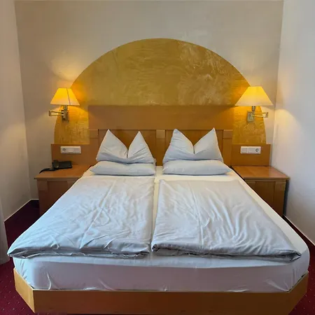 Gold Self-check-in-hotel Hotel *
